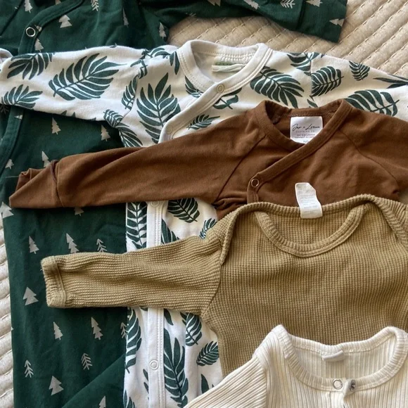 Newborn Knotted Gown Bundle - Picture 4 of 4